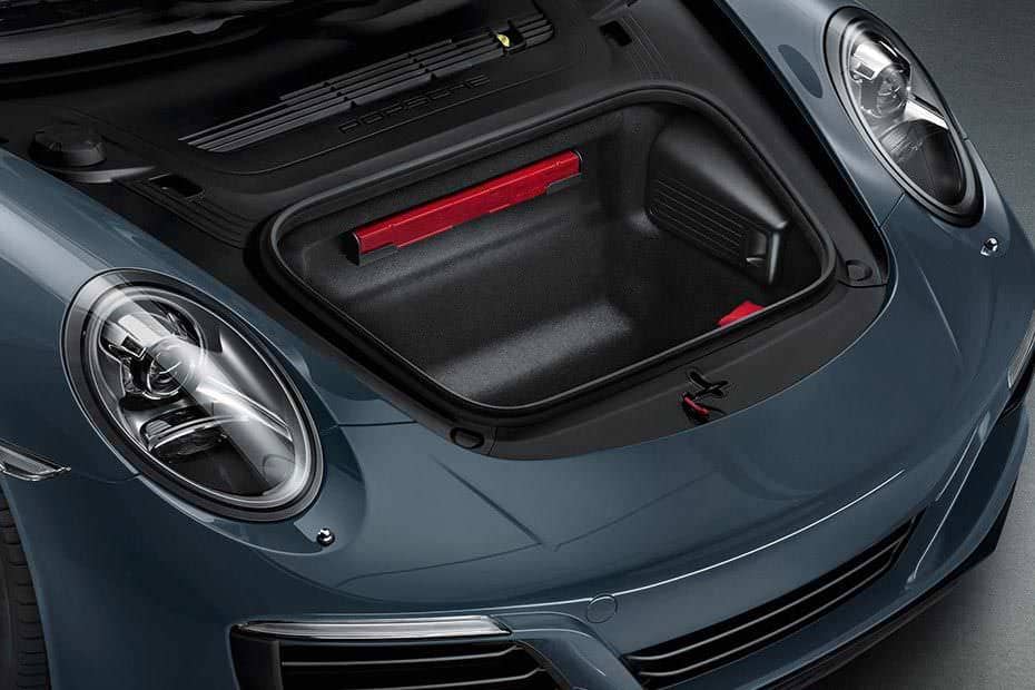 Porsche 911 GTS baggage space