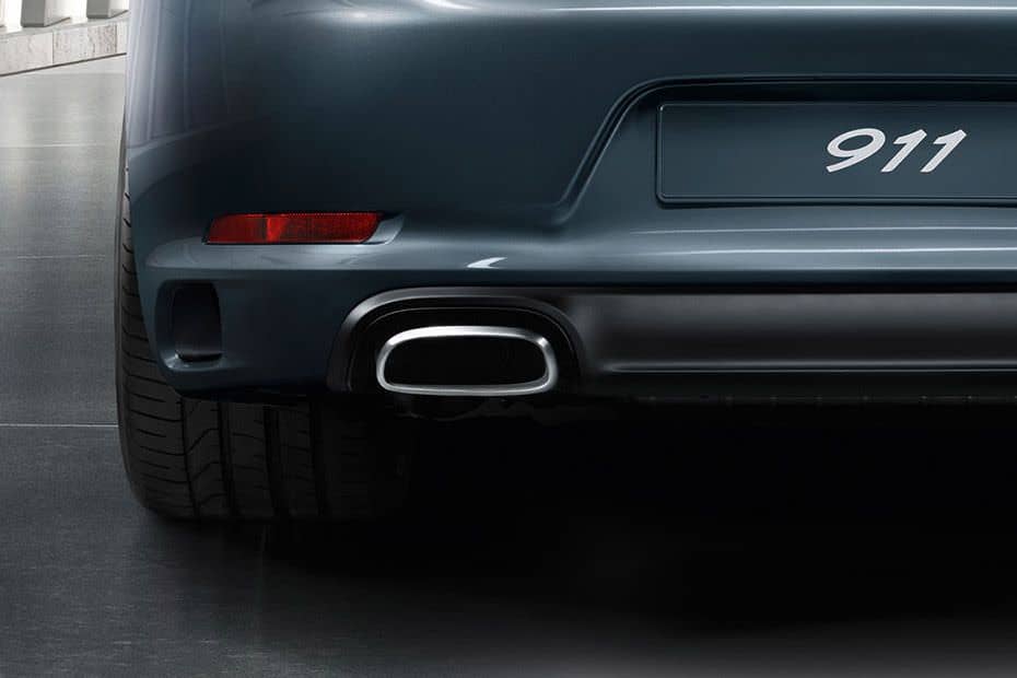 Porsche 911 GTS premium rear