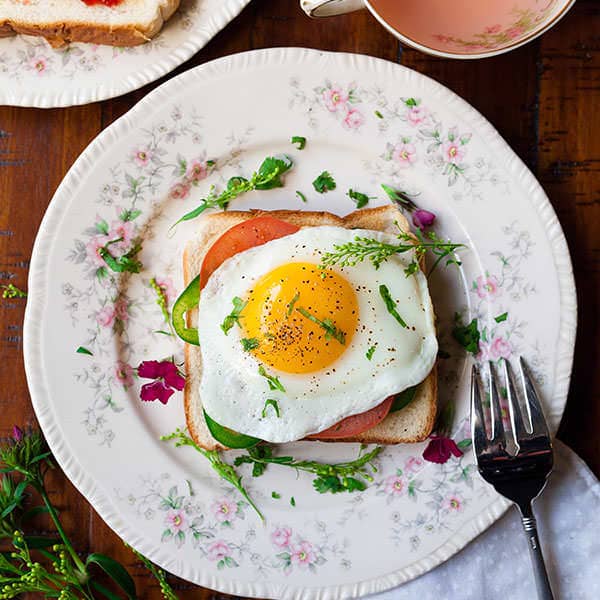 Fried Eggs with Bread