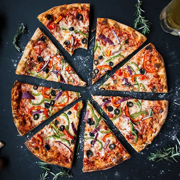 Deluxe Veggie Pizza
