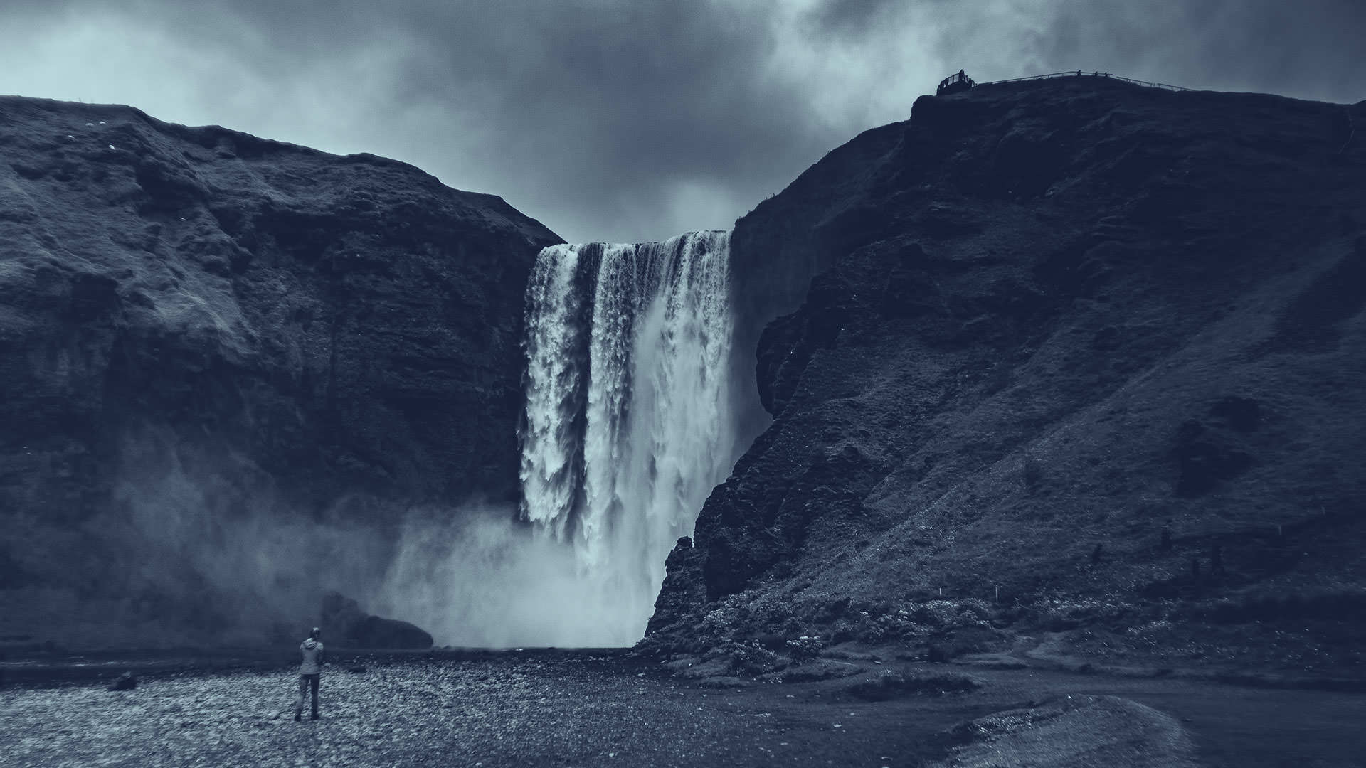 Raw Iceland project parallax slide